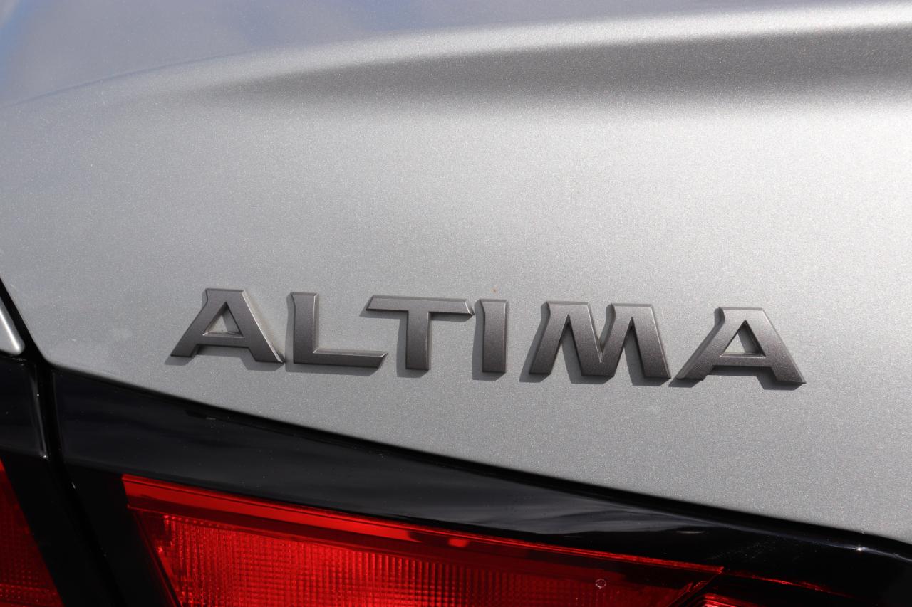 Nissan Altima 2.5 SV Sedan 2024