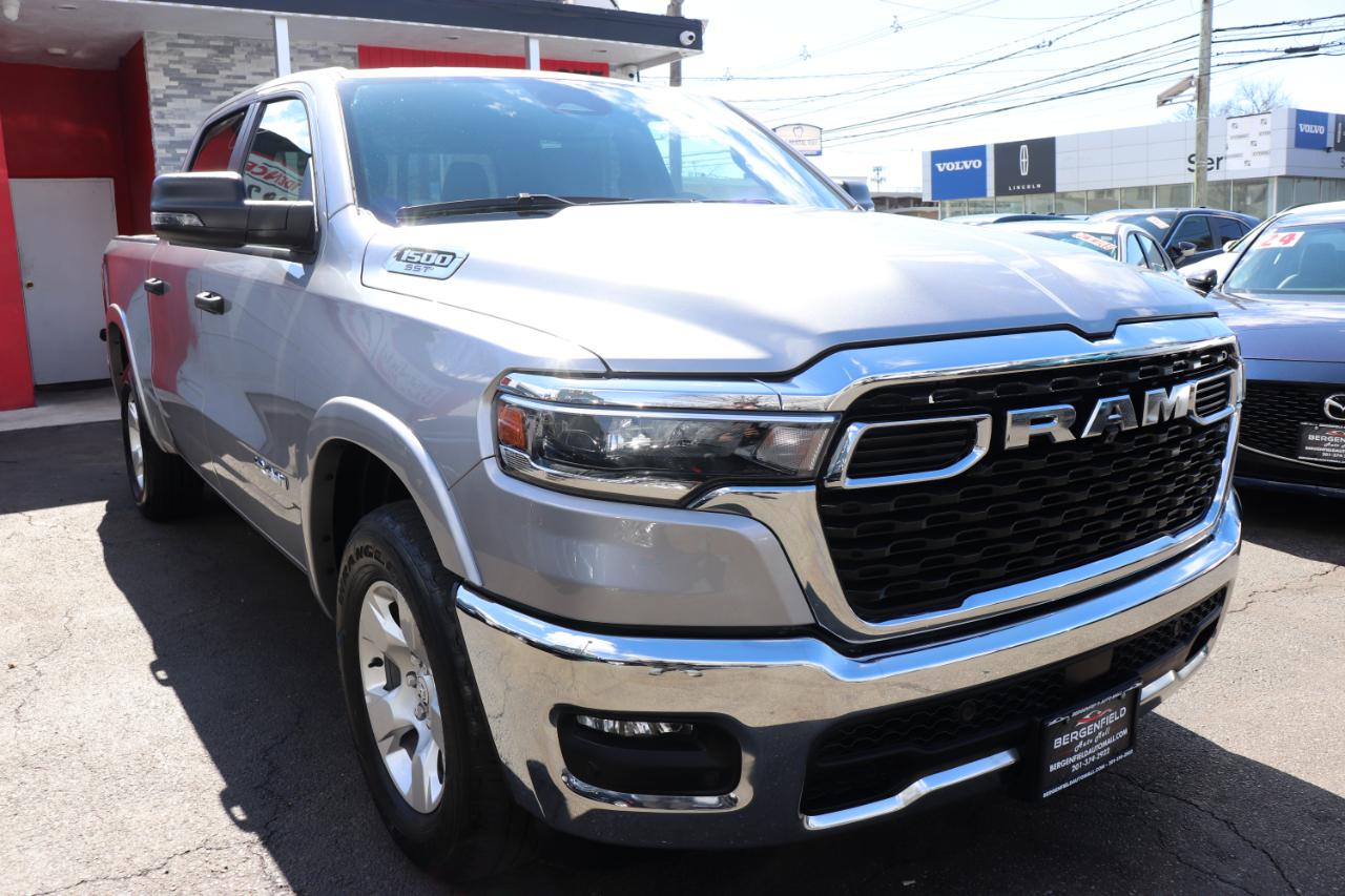 RAM 1500 Big Horn 4x4 Crew Cab 5'7" Box 2025