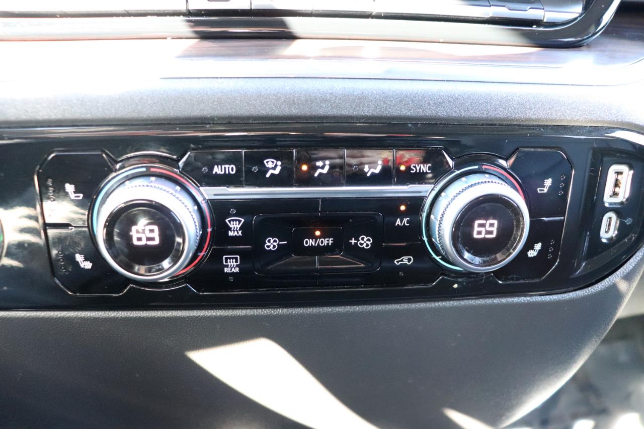 GMC Sierra 1500 2WD Crew Cab 147" SLT 2024