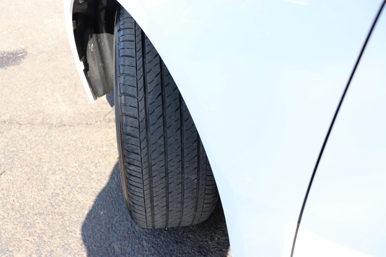 Toyota Corolla LE CVT (Natl) 2025