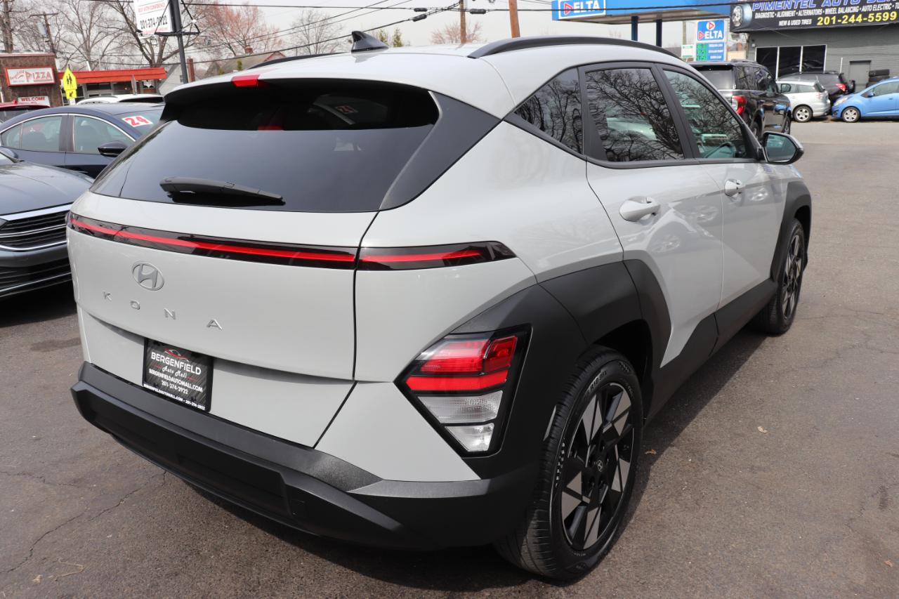 Hyundai Kona SEL FWD 2024