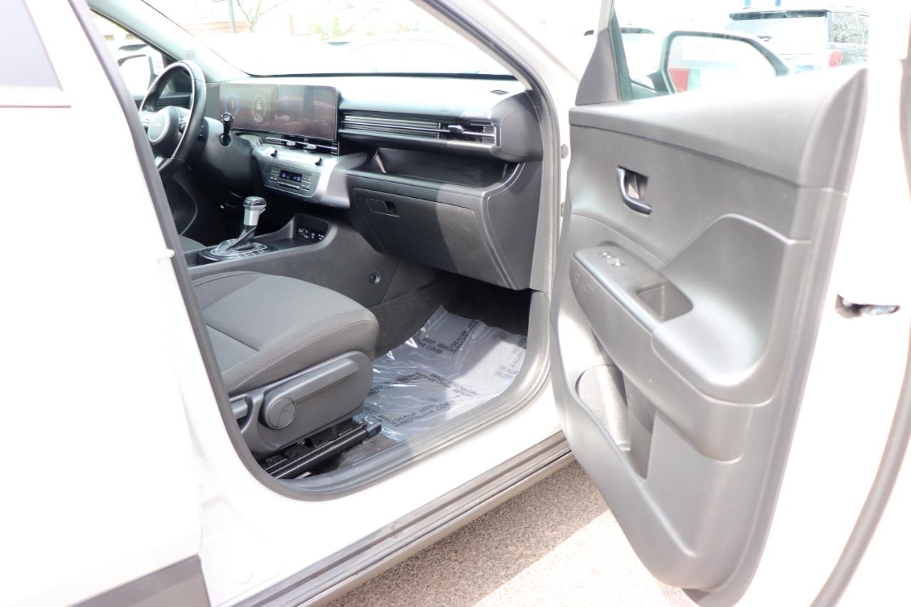 Hyundai Kona SEL FWD 2024