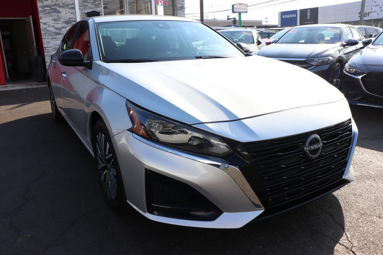 Nissan Altima 2.5 SV Sedan 2024