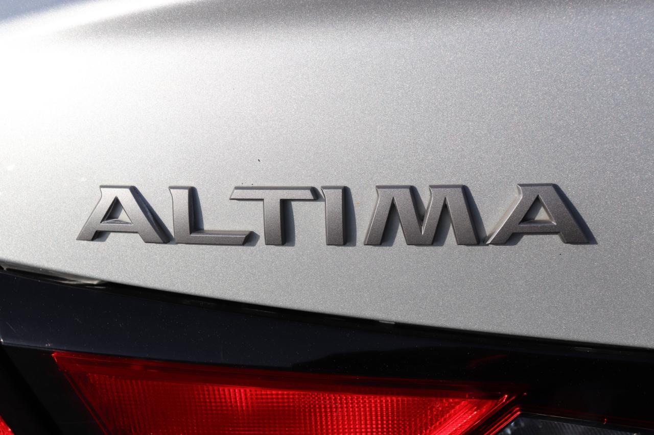 Nissan Altima 2.5 SV Sedan 2024