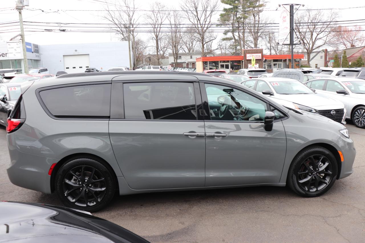 Chrysler Pacifica Limited FWD 2025