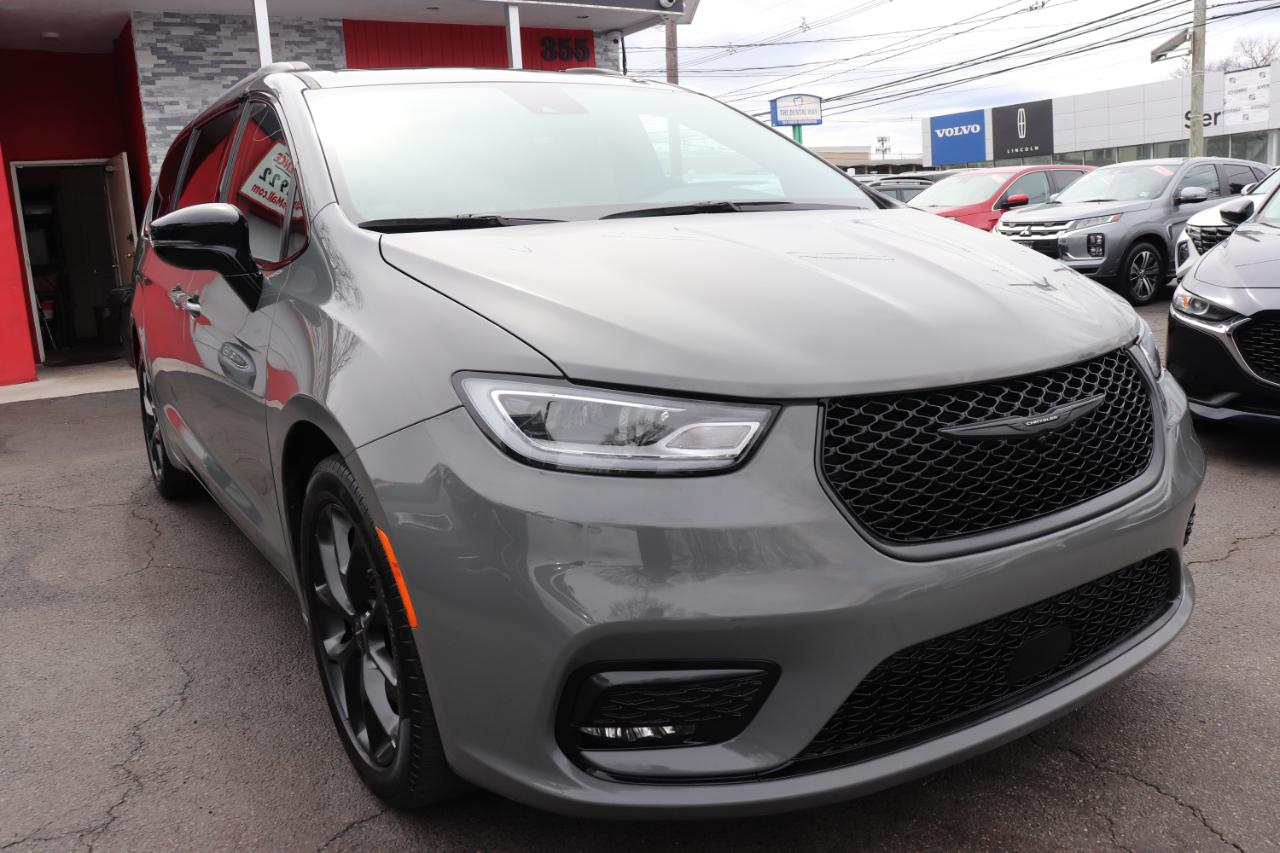 Chrysler Pacifica Limited FWD 2025