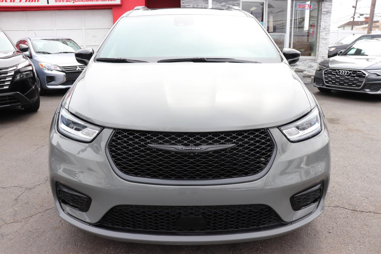 Chrysler Pacifica Limited FWD 2025