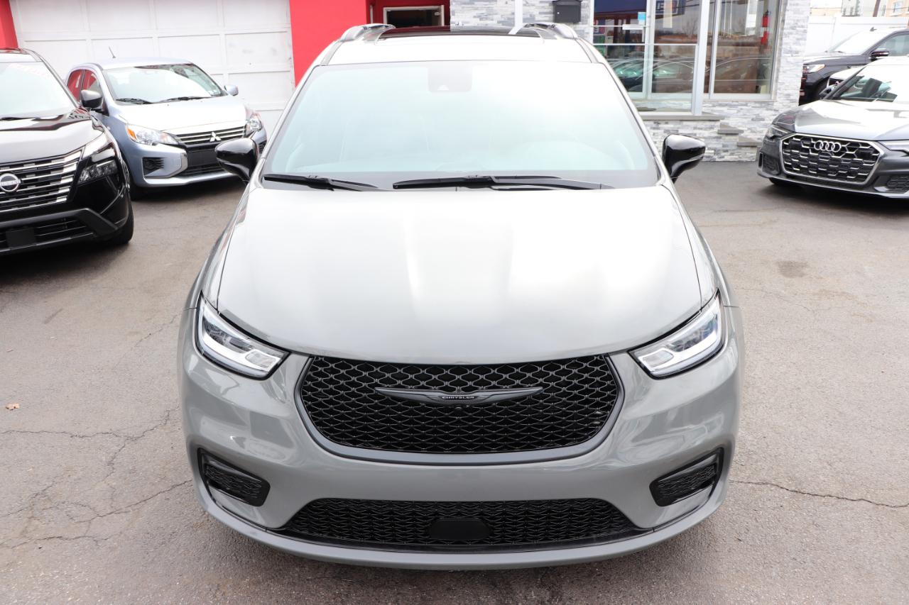 Chrysler Pacifica Limited FWD 2025