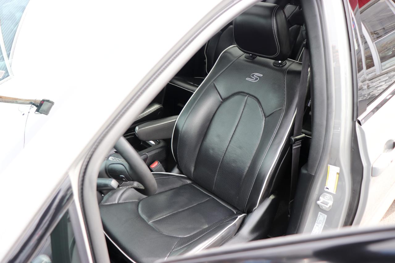 Chrysler Pacifica Limited FWD 2025