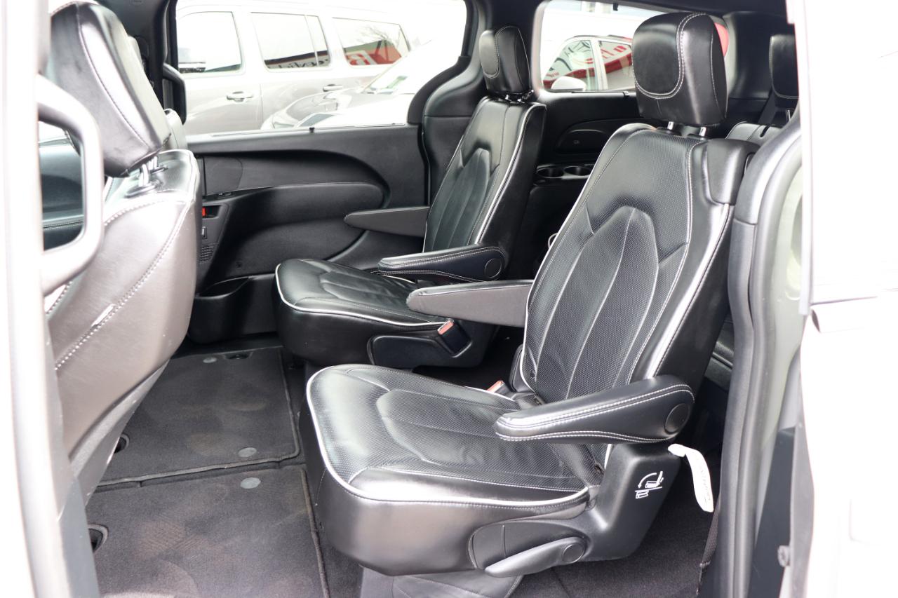 Chrysler Pacifica Limited FWD 2025