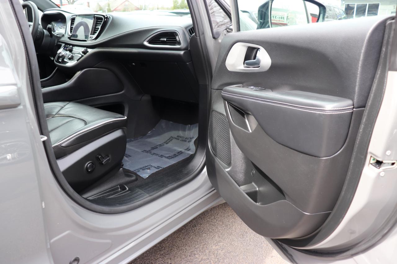 Chrysler Pacifica Limited FWD 2025