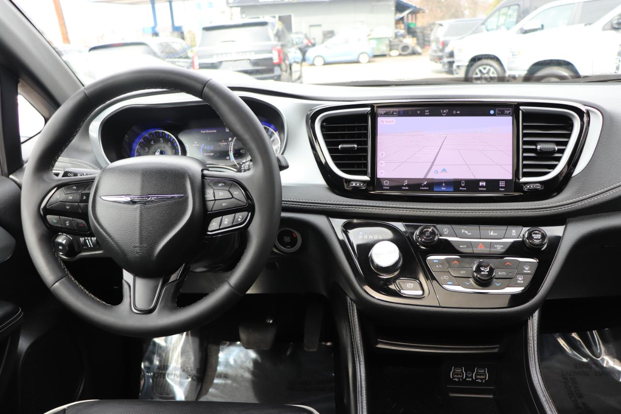 Chrysler Pacifica Limited FWD 2025