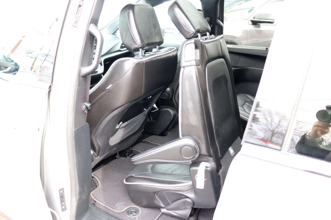 Chrysler Pacifica Limited FWD 2025