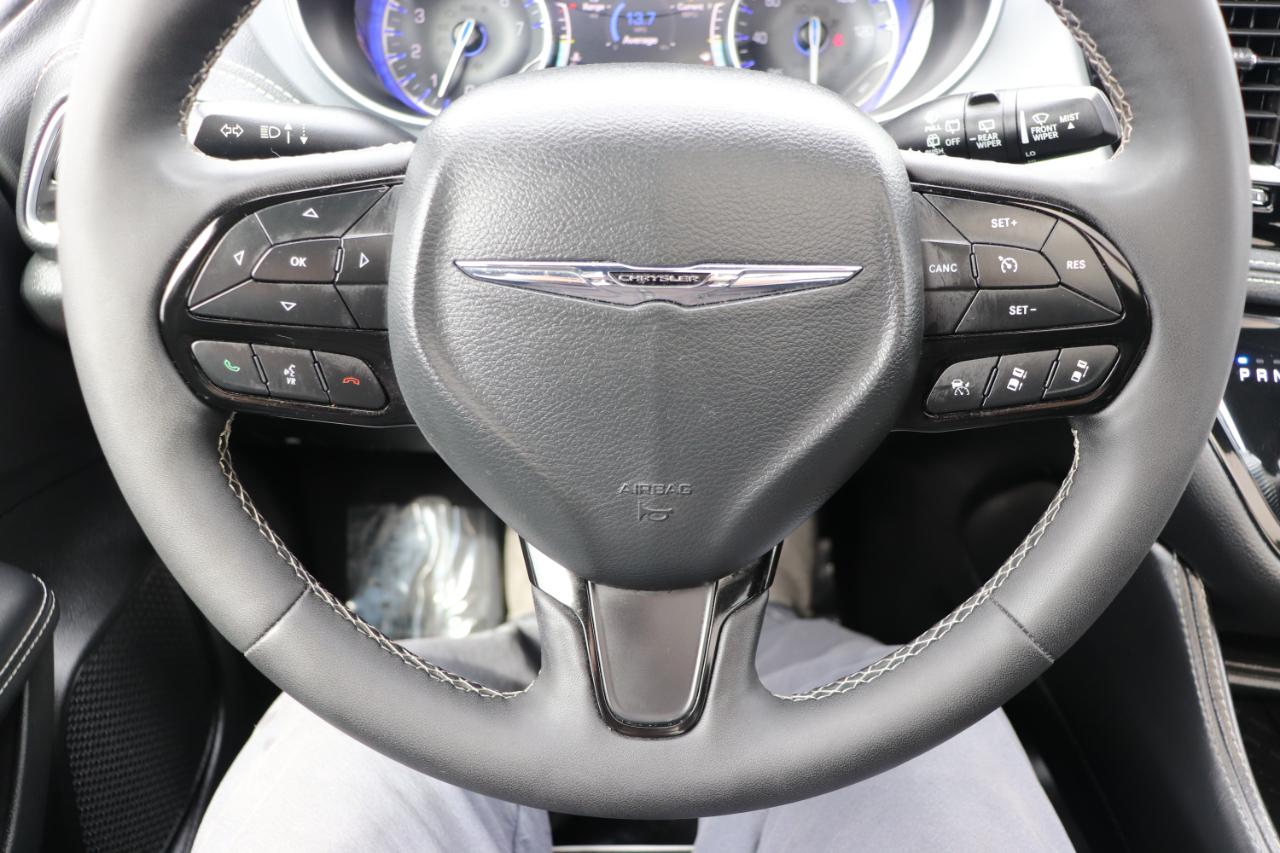 Chrysler Pacifica Limited FWD 2025