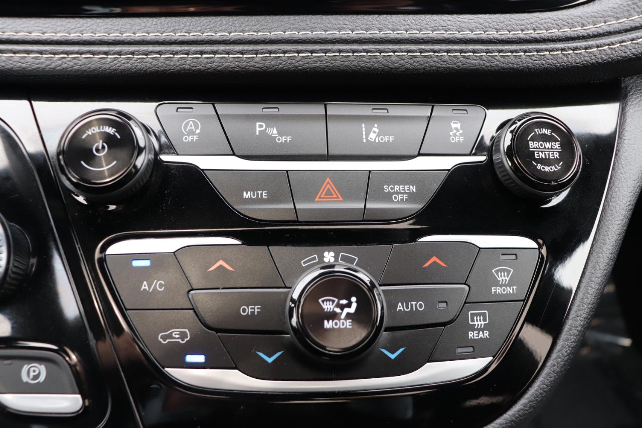 Chrysler Pacifica Limited FWD 2025