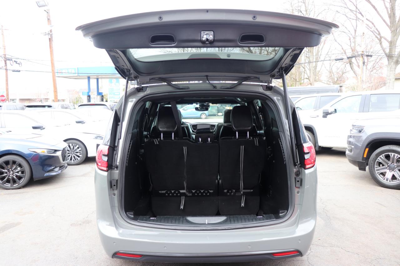 Chrysler Pacifica Limited FWD 2025