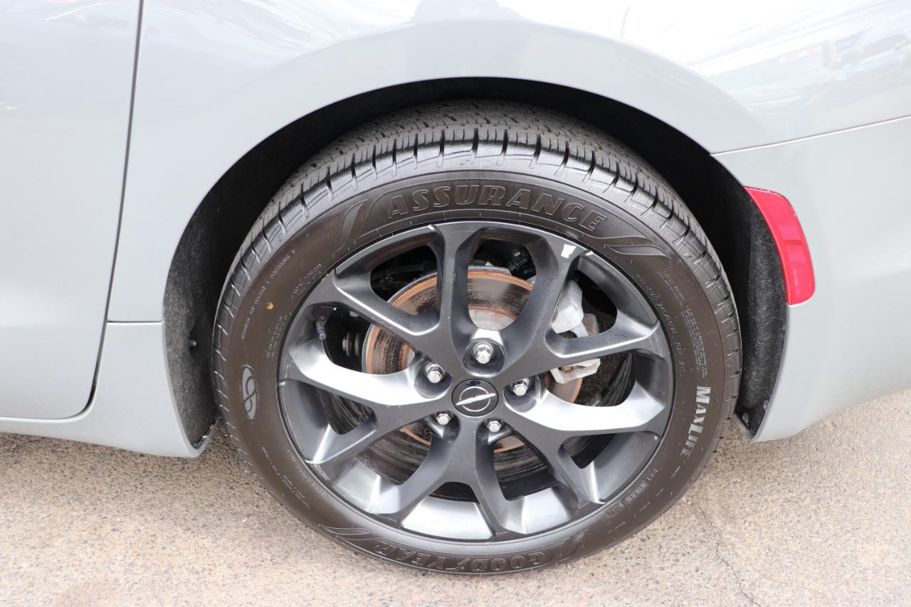 Chrysler Pacifica Limited FWD 2025