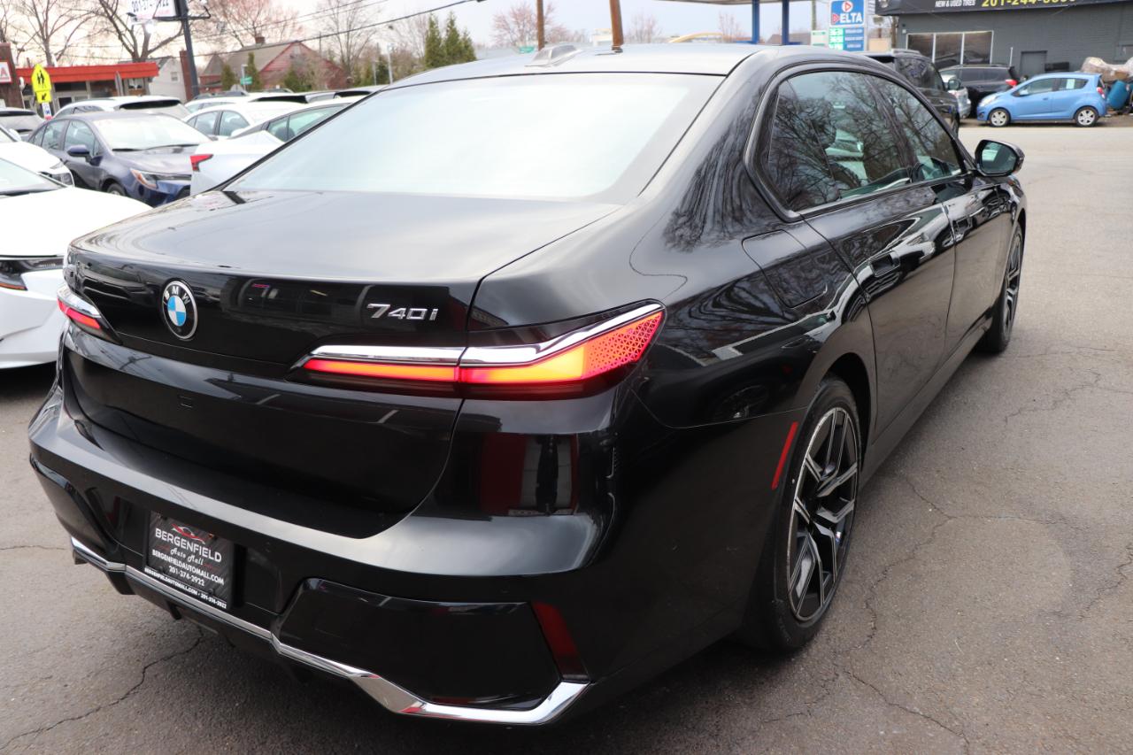 BMW 7 Series 740i xDrive Sedan 2024