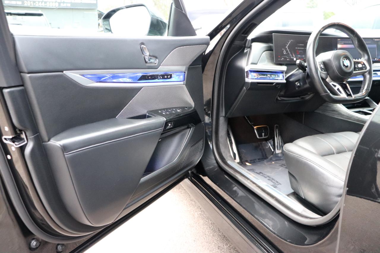 BMW 7 Series 740i xDrive Sedan 2024