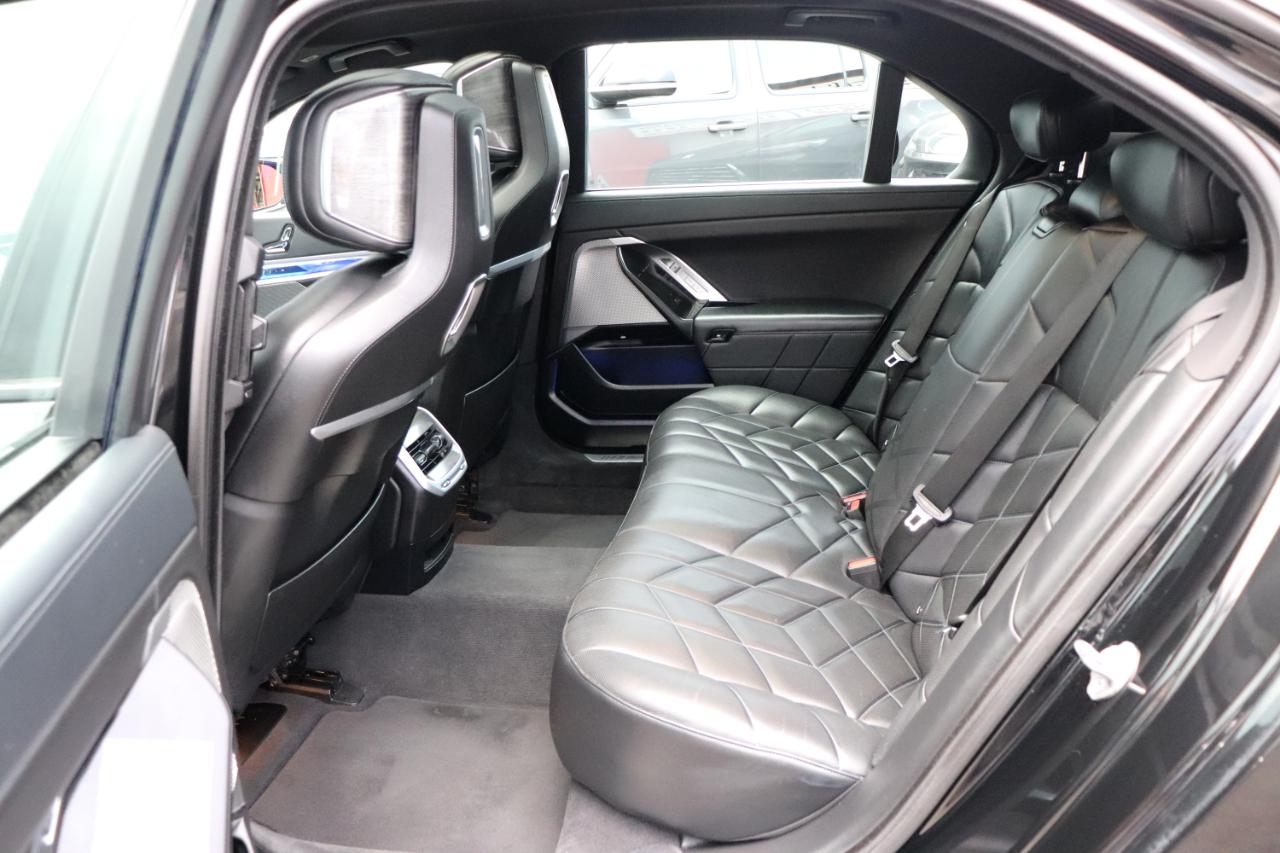 BMW 7 Series 740i xDrive Sedan 2024