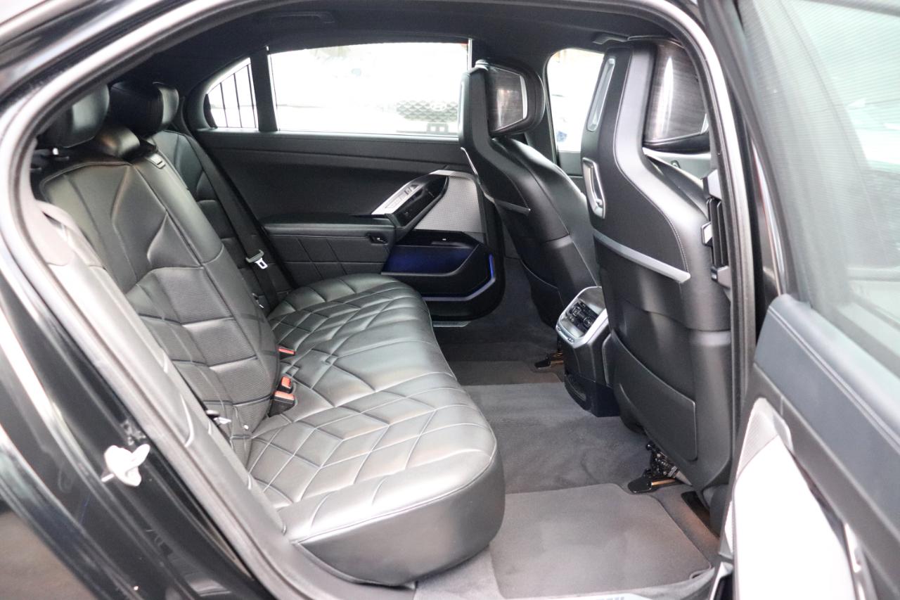 BMW 7 Series 740i xDrive Sedan 2024