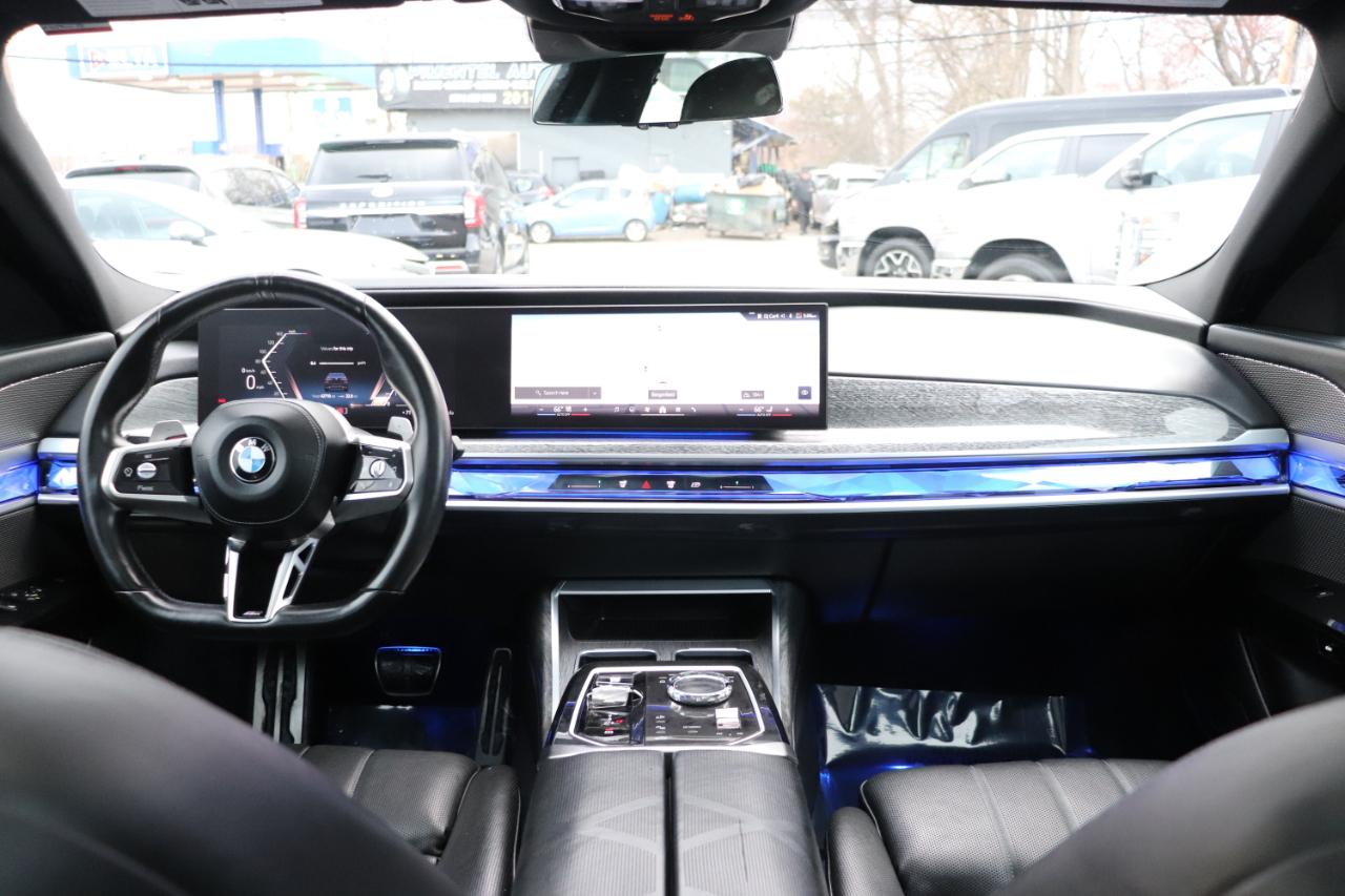 BMW 7 Series 740i xDrive Sedan 2024