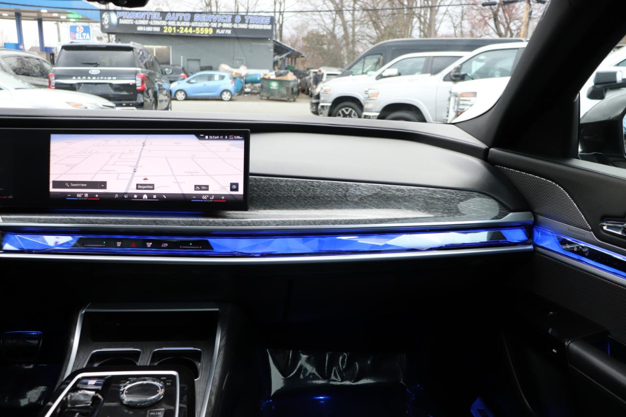 BMW 7 Series 740i xDrive Sedan 2024