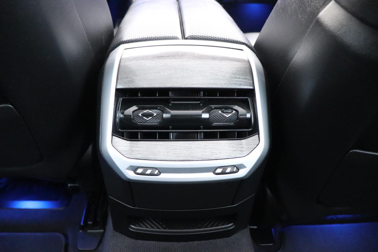 BMW 7 Series 740i xDrive Sedan 2024