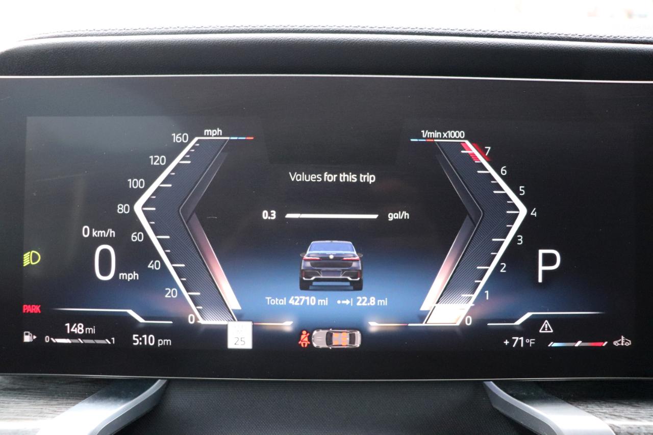 BMW 7 Series 740i xDrive Sedan 2024