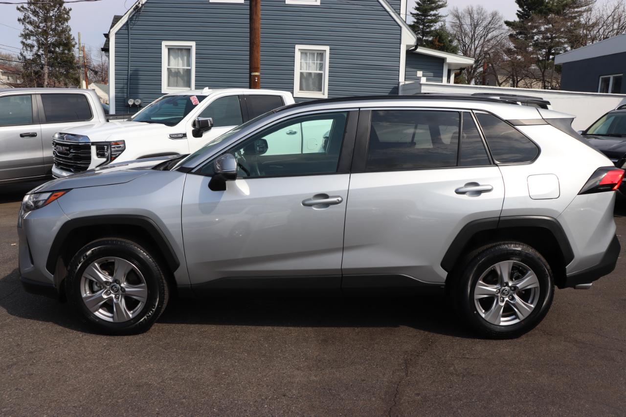 Toyota RAV4 XLE FWD (Natl) 2025