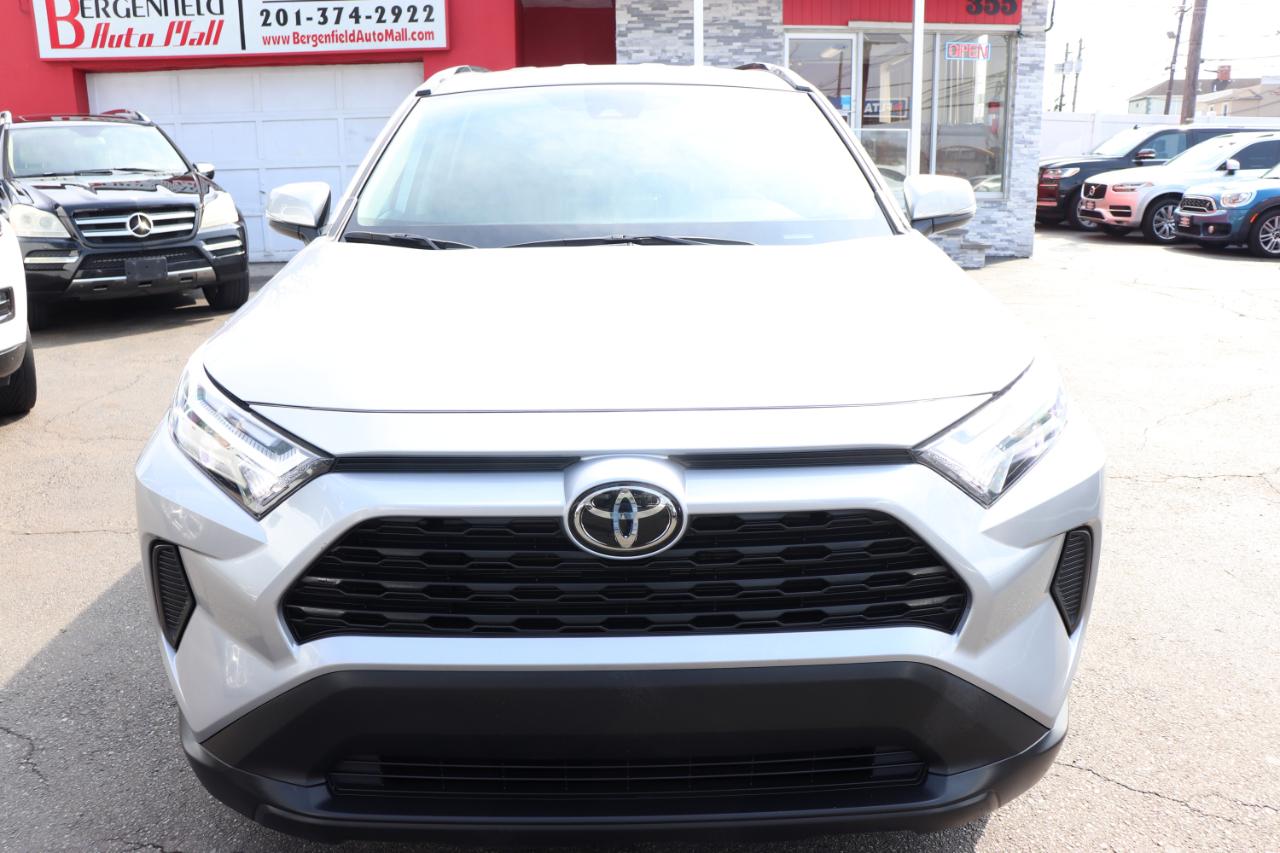 Toyota RAV4 XLE FWD (Natl) 2025