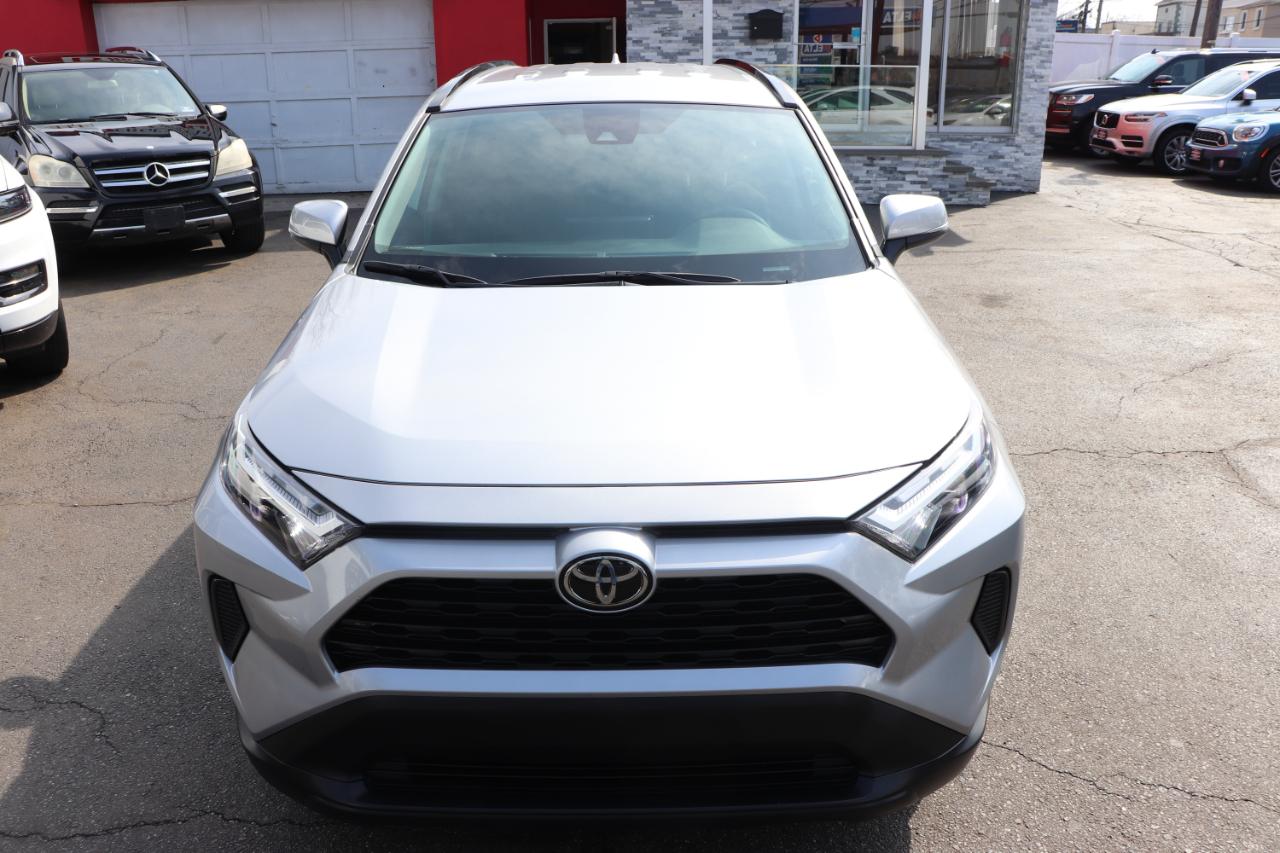 Toyota RAV4 XLE FWD (Natl) 2025