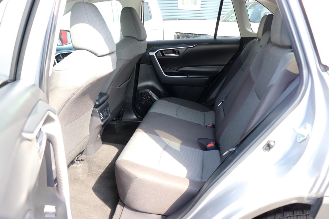 Toyota RAV4 XLE FWD (Natl) 2025