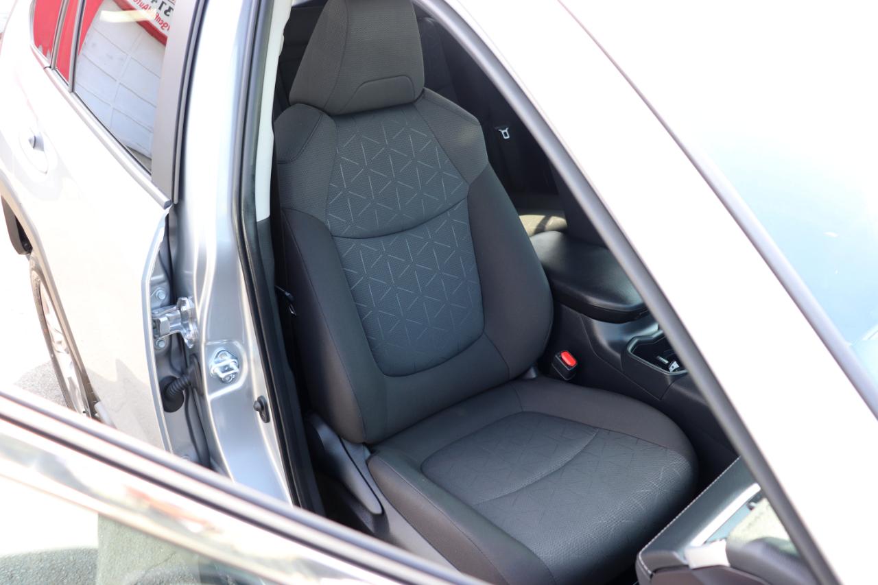 Toyota RAV4 XLE FWD (Natl) 2025