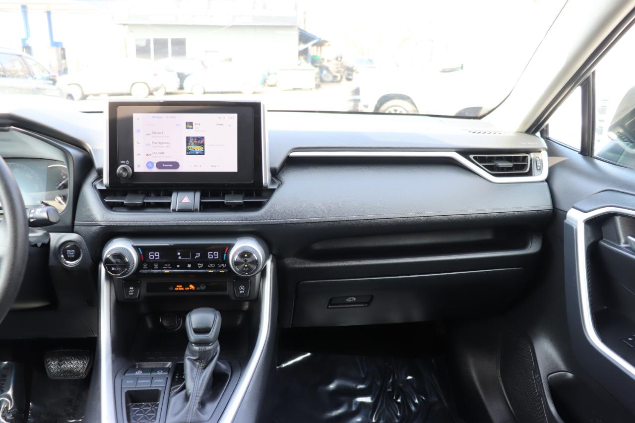 Toyota RAV4 XLE FWD (Natl) 2025