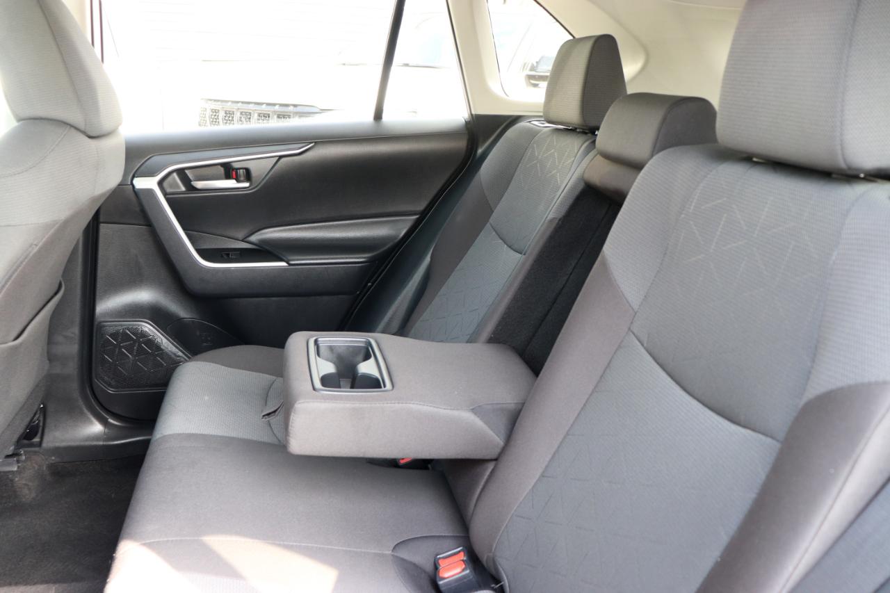 Toyota RAV4 XLE FWD (Natl) 2025