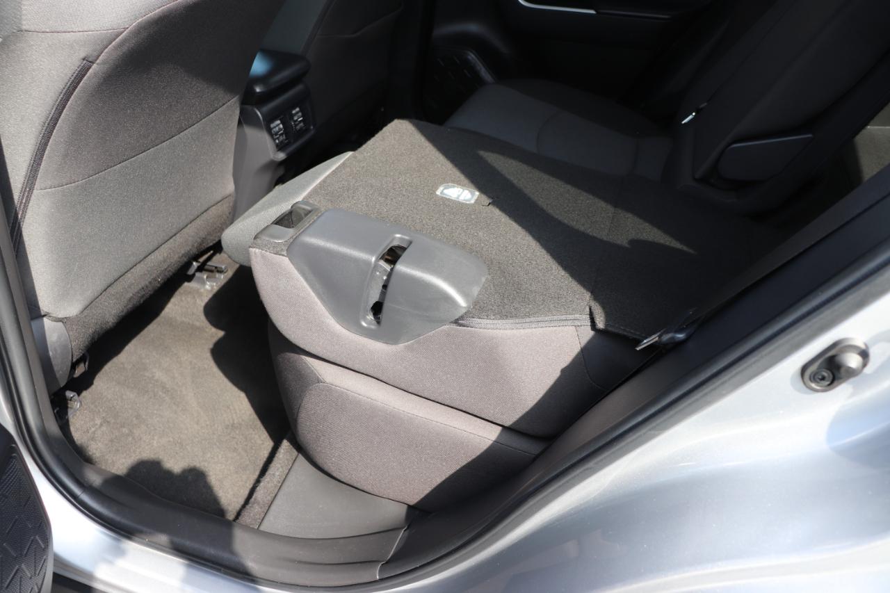 Toyota RAV4 XLE FWD (Natl) 2025