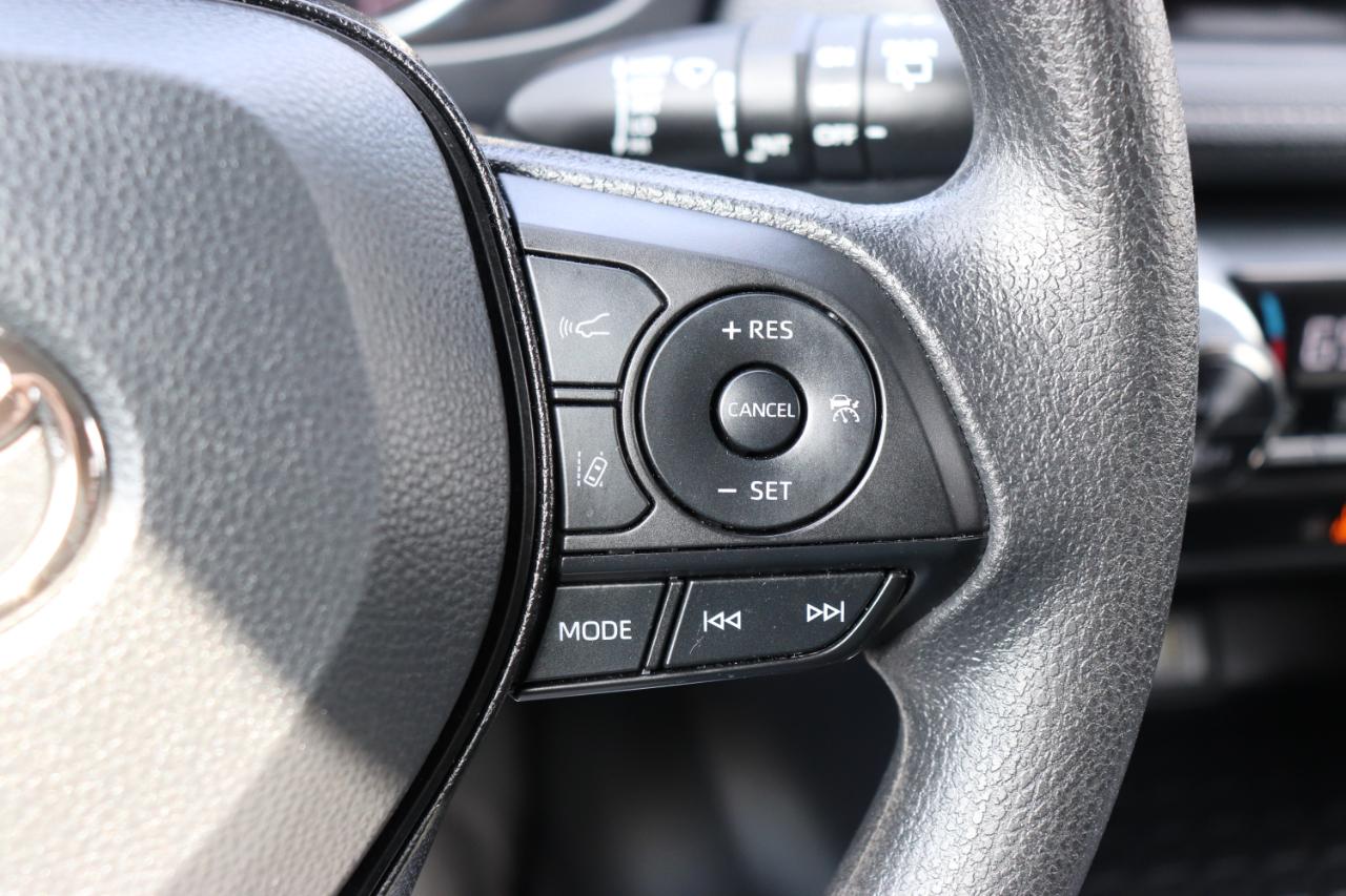 Toyota RAV4 XLE FWD (Natl) 2025