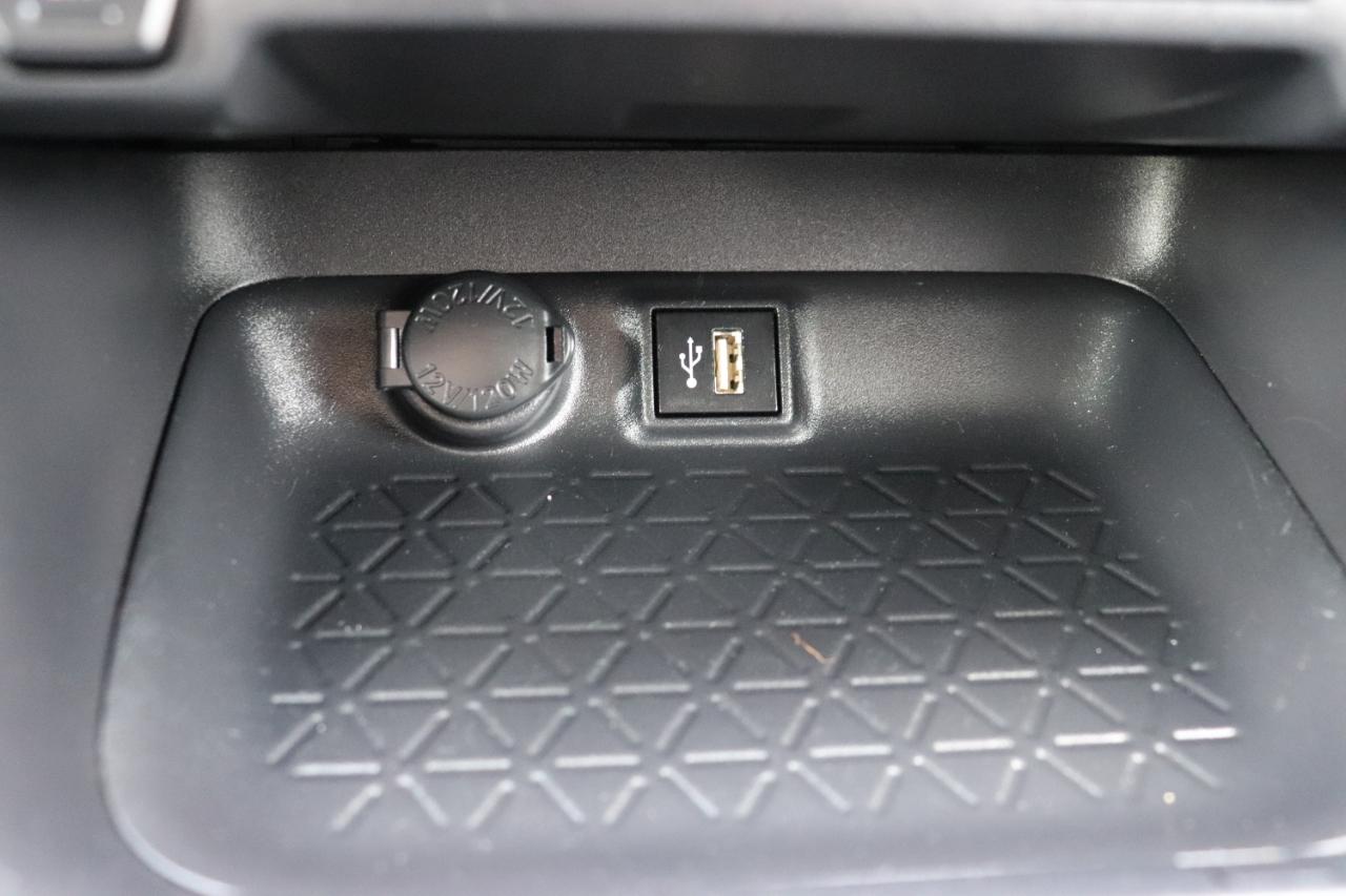 Toyota RAV4 XLE FWD (Natl) 2025