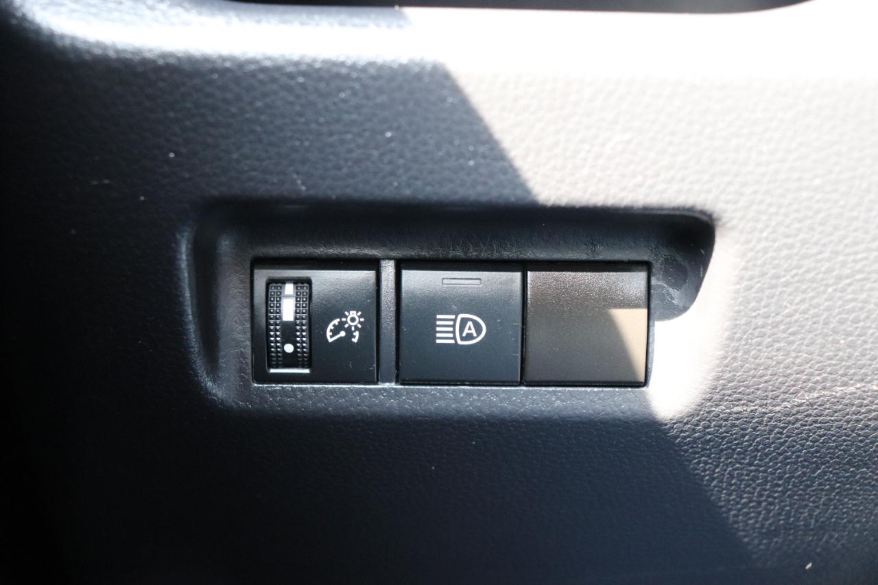 Toyota RAV4 XLE FWD (Natl) 2025