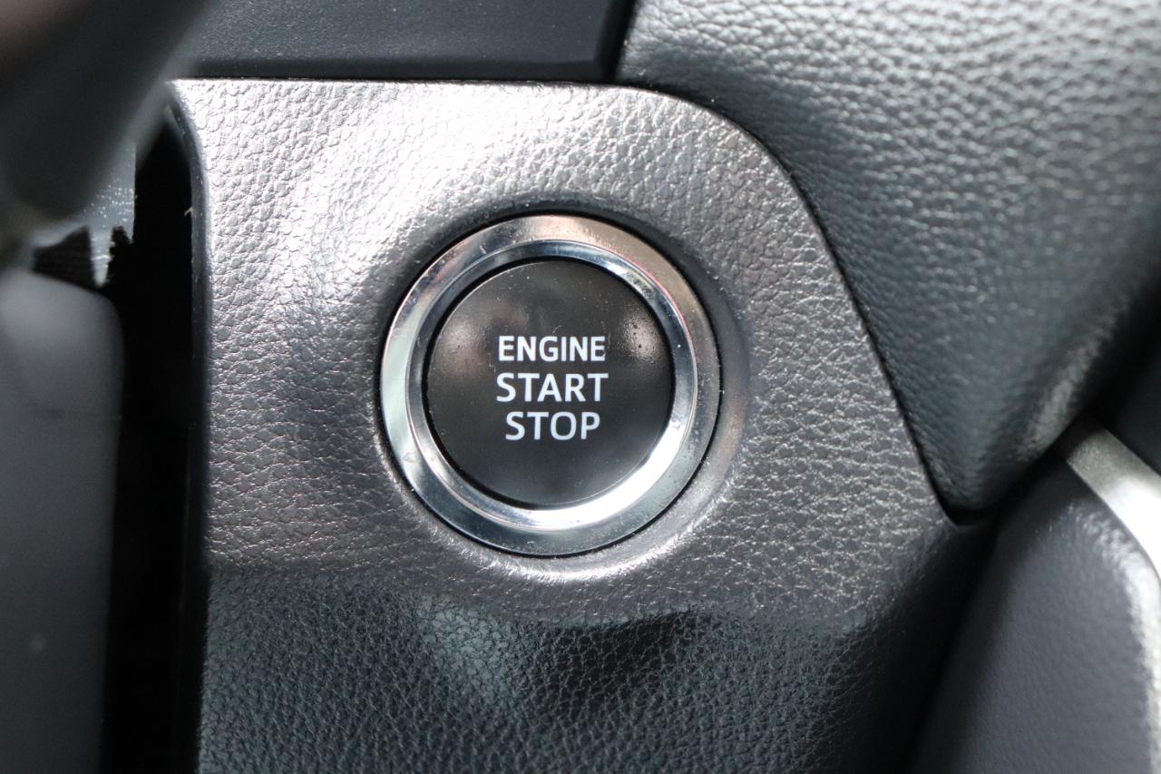 Toyota RAV4 XLE FWD (Natl) 2025