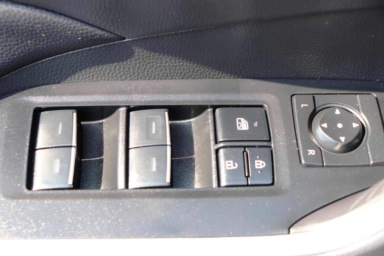 Toyota RAV4 XLE FWD (Natl) 2025