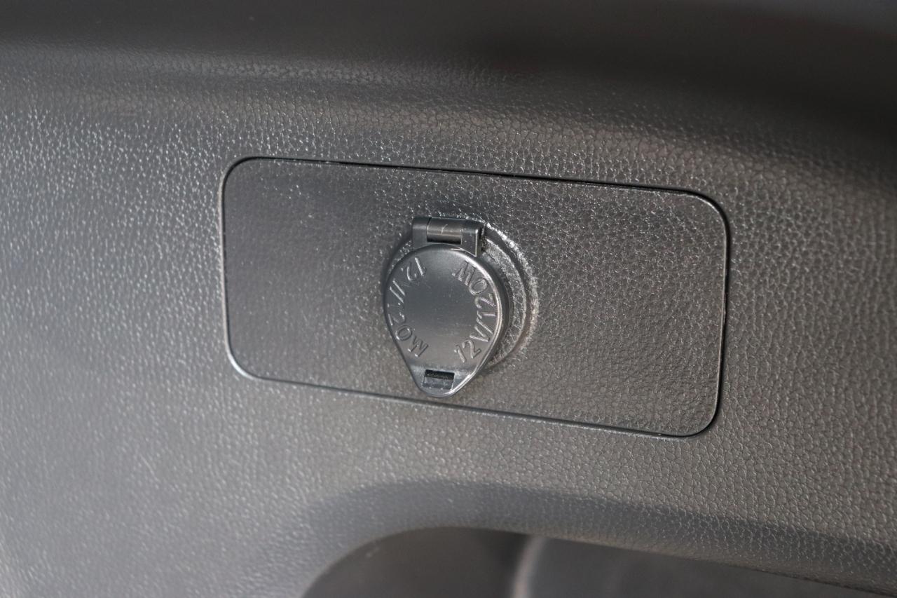 Toyota RAV4 XLE FWD (Natl) 2025