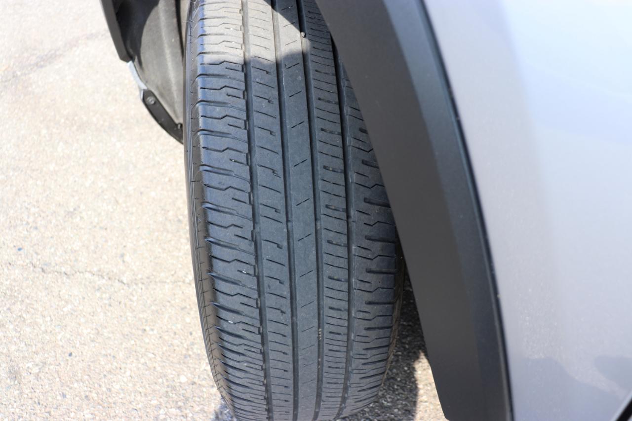 Toyota RAV4 XLE FWD (Natl) 2025