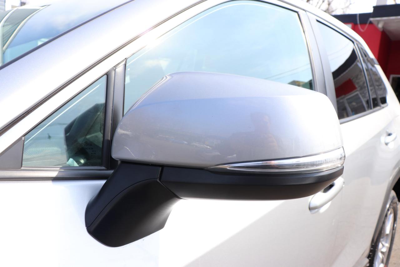 Toyota RAV4 XLE FWD (Natl) 2025