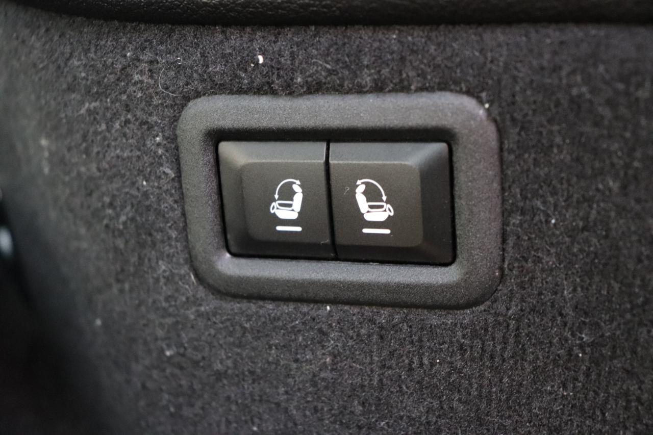 Jeep Grand Wagoneer L Series II 4x4 2023