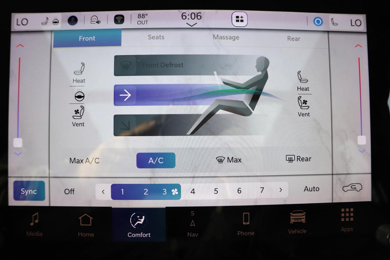 Jeep Grand Wagoneer L Series II 4x4 2023