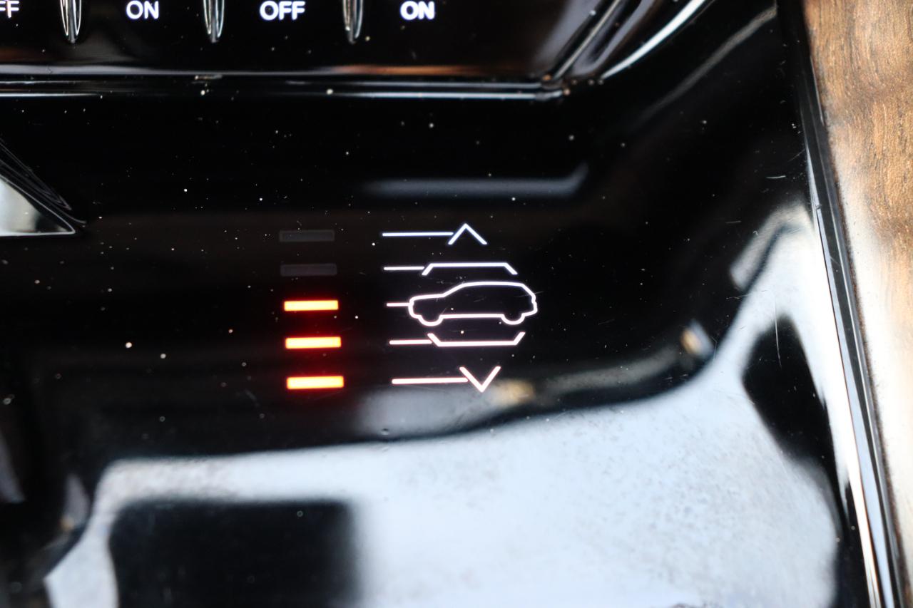 Jeep Grand Wagoneer L Series II 4x4 2023