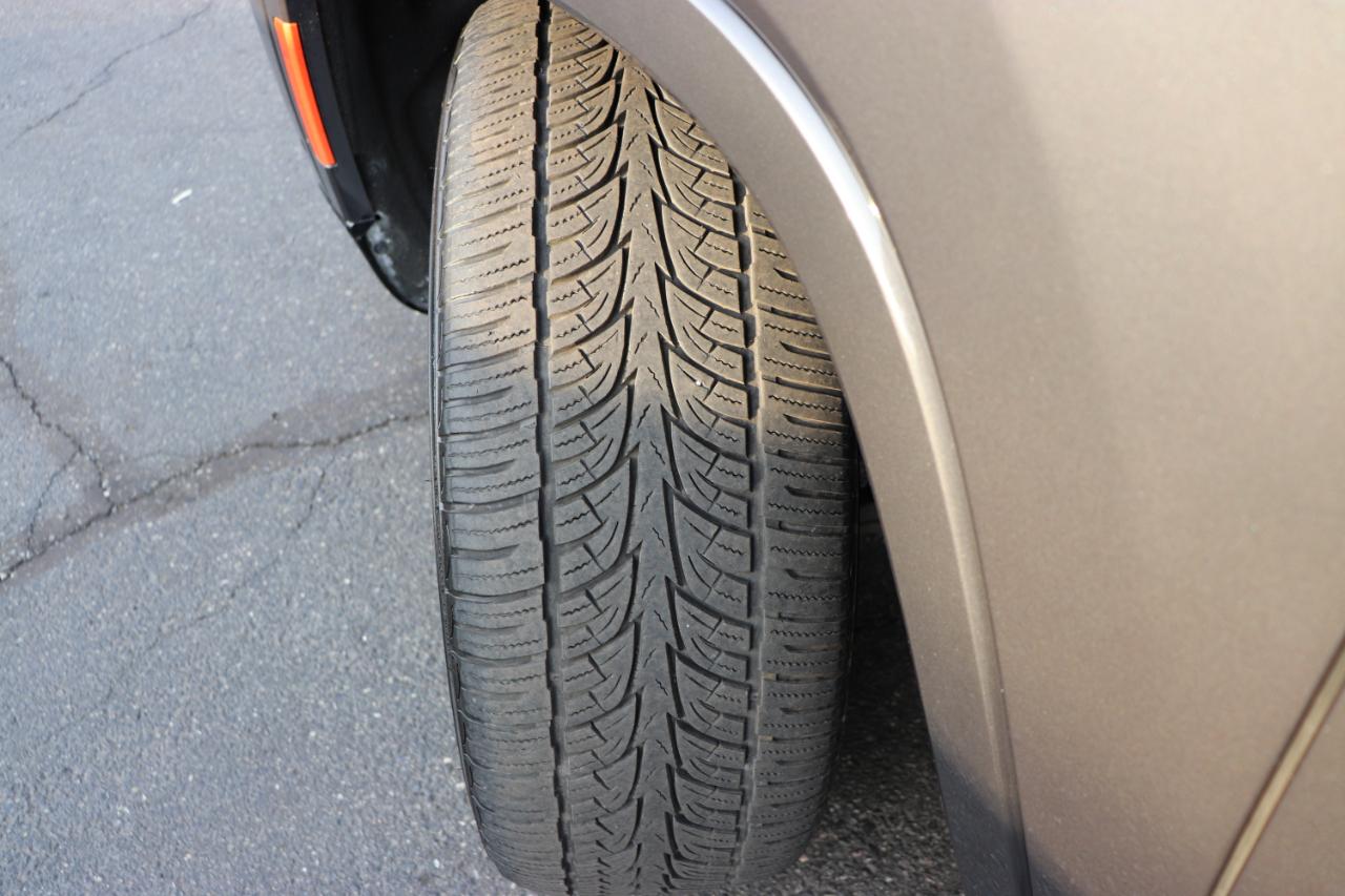 Jeep Grand Wagoneer L Series II 4x4 2023