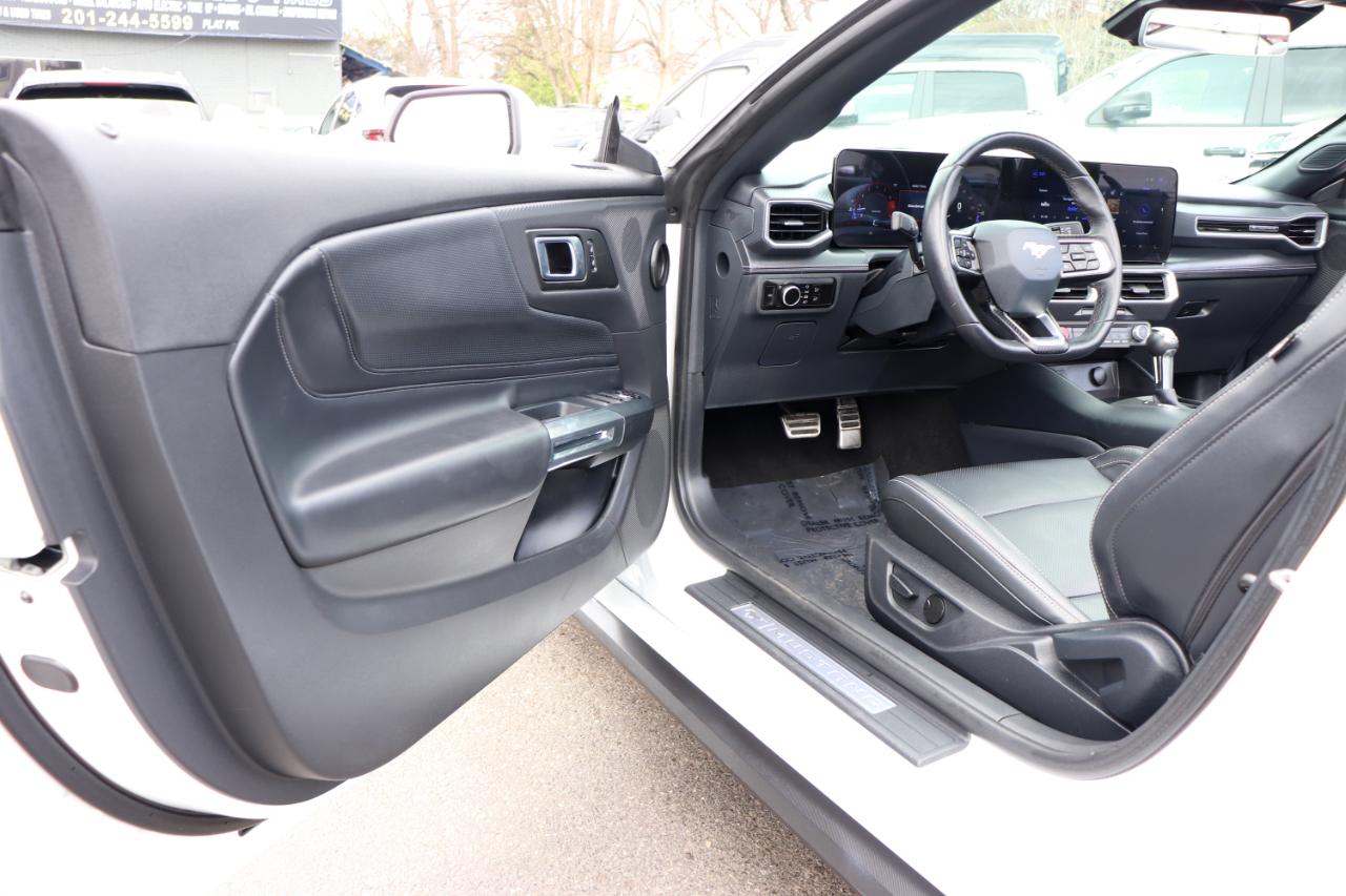 Ford Mustang EcoBoost Convertible 2025